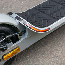 將圖片載入圖庫檢視器 YEEP.ME 85 signature 法國電動滑板車