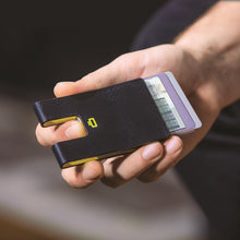 將圖片載入圖庫檢視器 i3C Carbon Card Clip RFID安全防盜輕碳纖維卡夾
